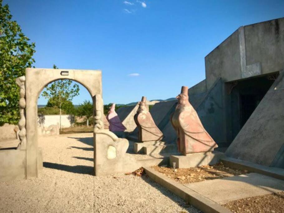 Pyramide De Cormatin, 2 Nuits Minimum *